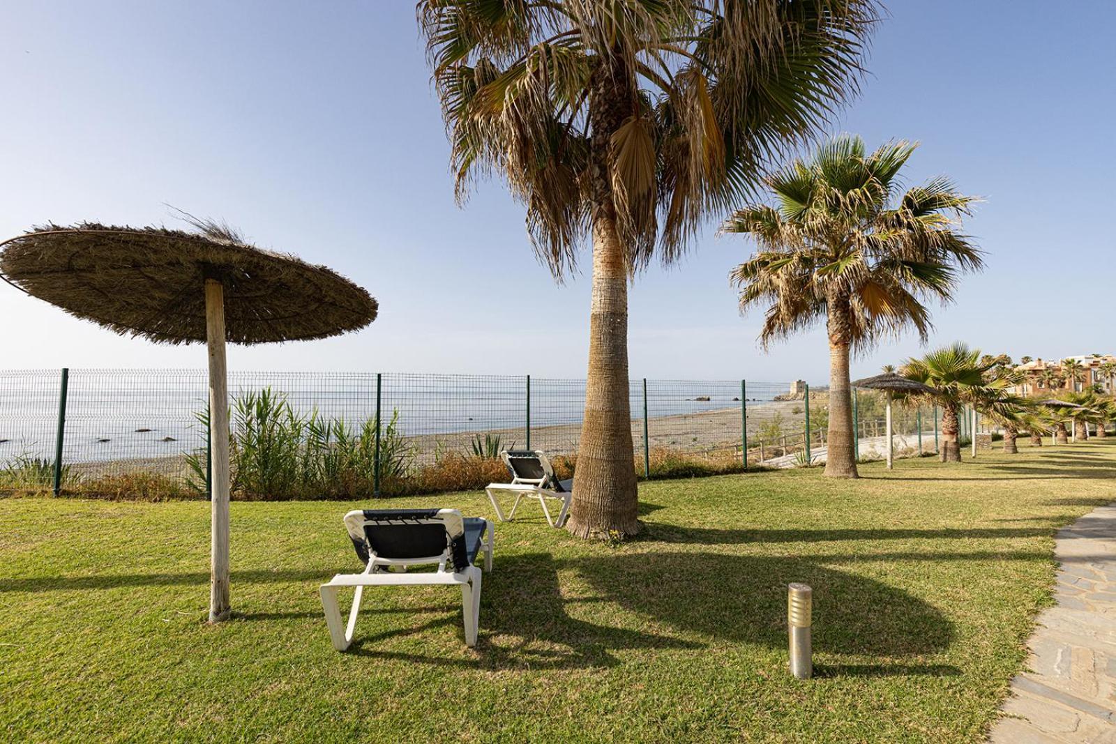 Sunrise Beach Front - Casares Del Mar Ngoại thất bức ảnh