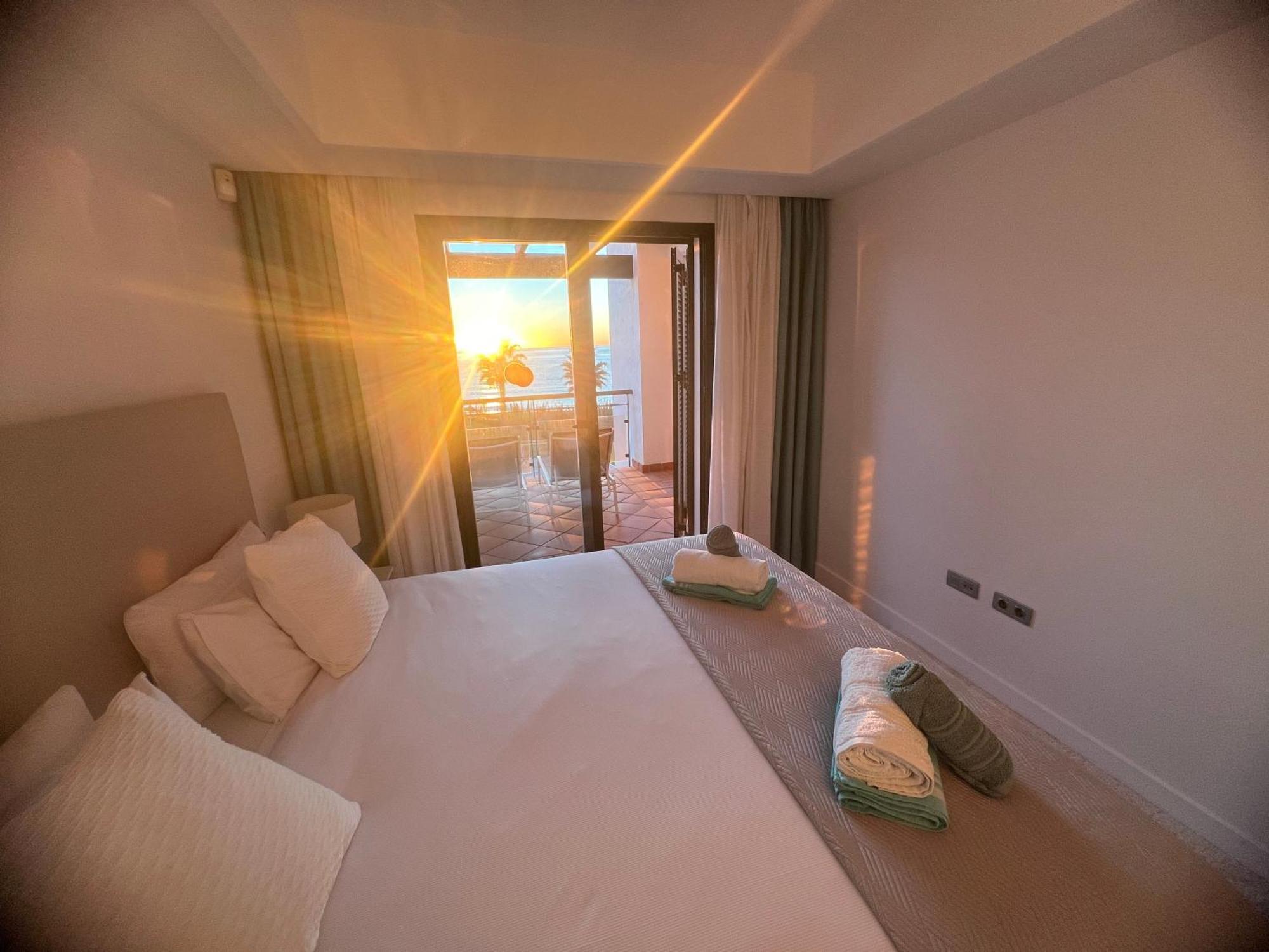 Sunrise Beach Front - Casares Del Mar Ngoại thất bức ảnh