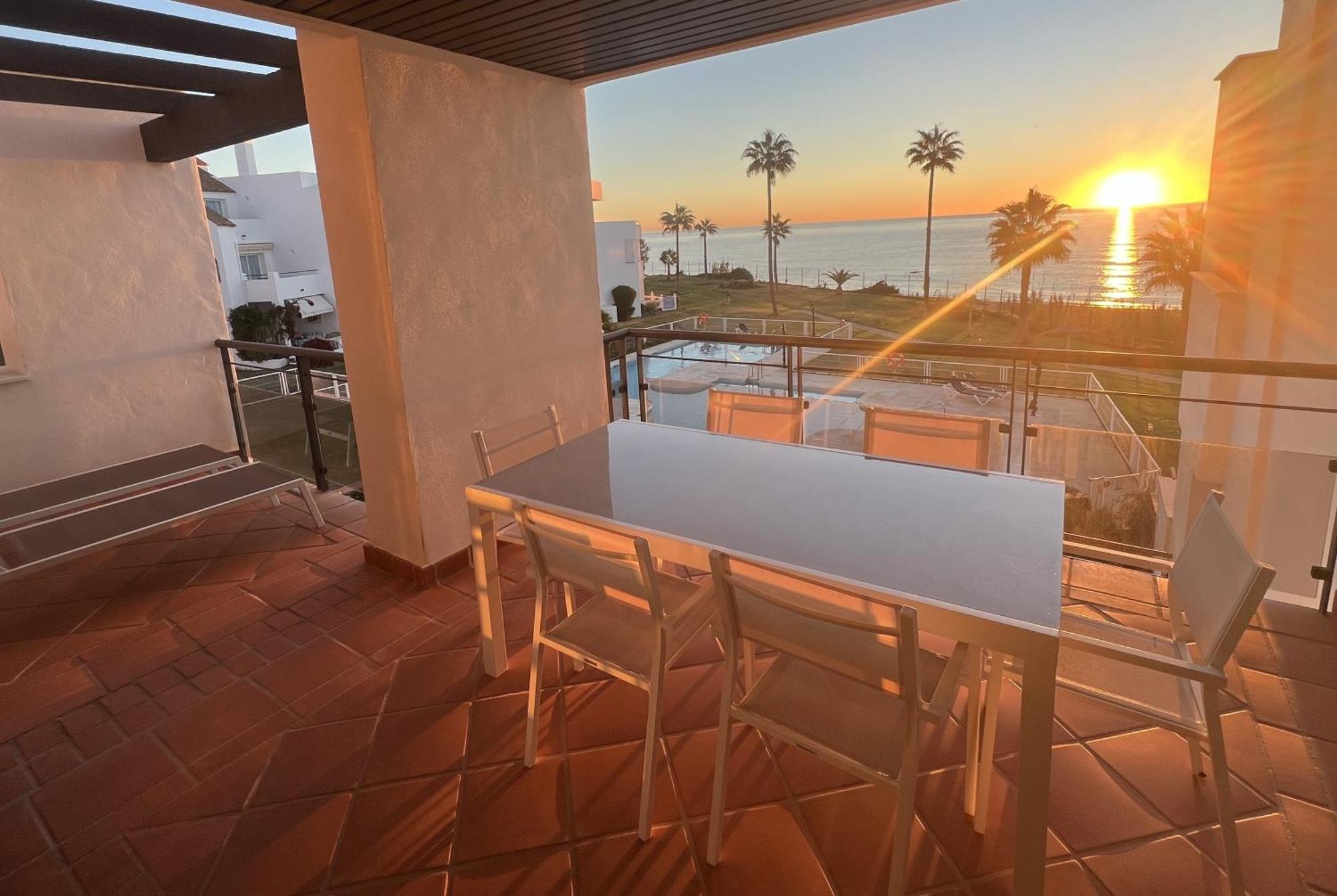 Sunrise Beach Front - Casares Del Mar Ngoại thất bức ảnh
